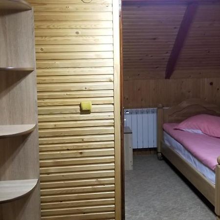 Садиба Квітка Карпат Ruska Mokra Bagian luar foto
